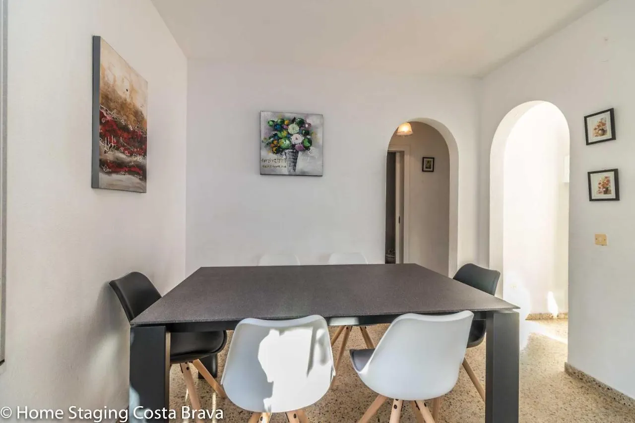 137- Empurialola-Casa De Vacaciones Con Piscina Privada En Empuriabrava