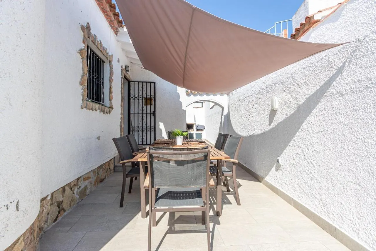 Holiday home 137- Empurialola-Casa De Vacaciones Con Piscina Privada En Empuriabrava
