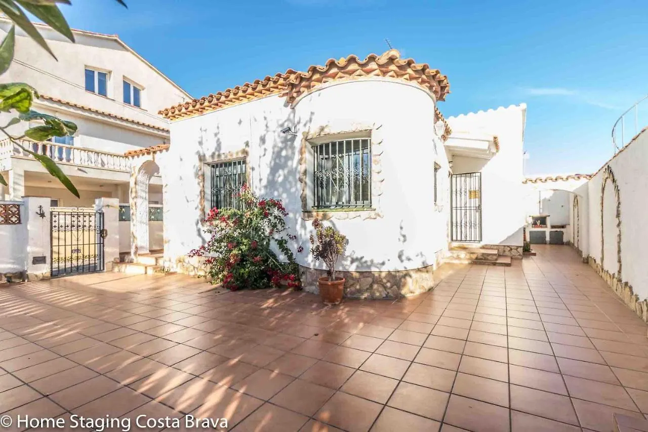137- Empurialola-Casa De Vacaciones Con Piscina Privada En Empuriabrava 0*,